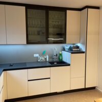 Einrichtung nach Humes GmbH